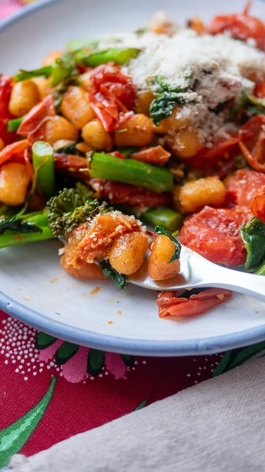 stekt glutenfri mini-gnocchi
